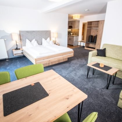doppelzimmer-kanzelwandblick-superior-hotel-kleinwalsertal-03